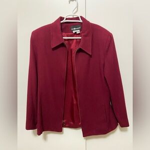 Women’s Zippered Coat - Size: L